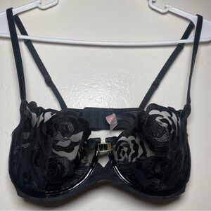 Victoria's Secret Push-up w/o Padding Sz 36D Black Faux Leather Trim Lace Bra